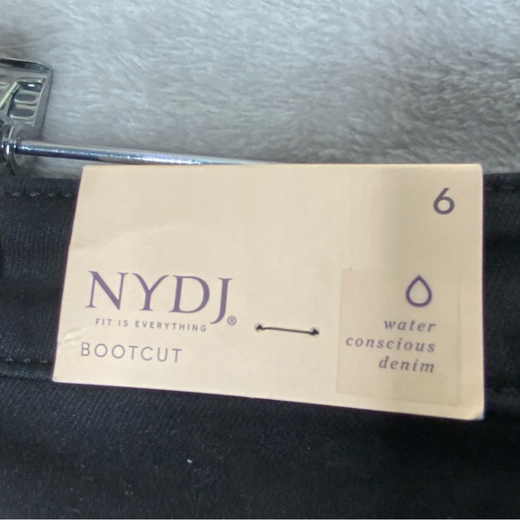 NYDJ Barbra Bootcut Lift x Tuck Jeans. Women’s Size 6. Black. (NWT). - Picture 4 of 7